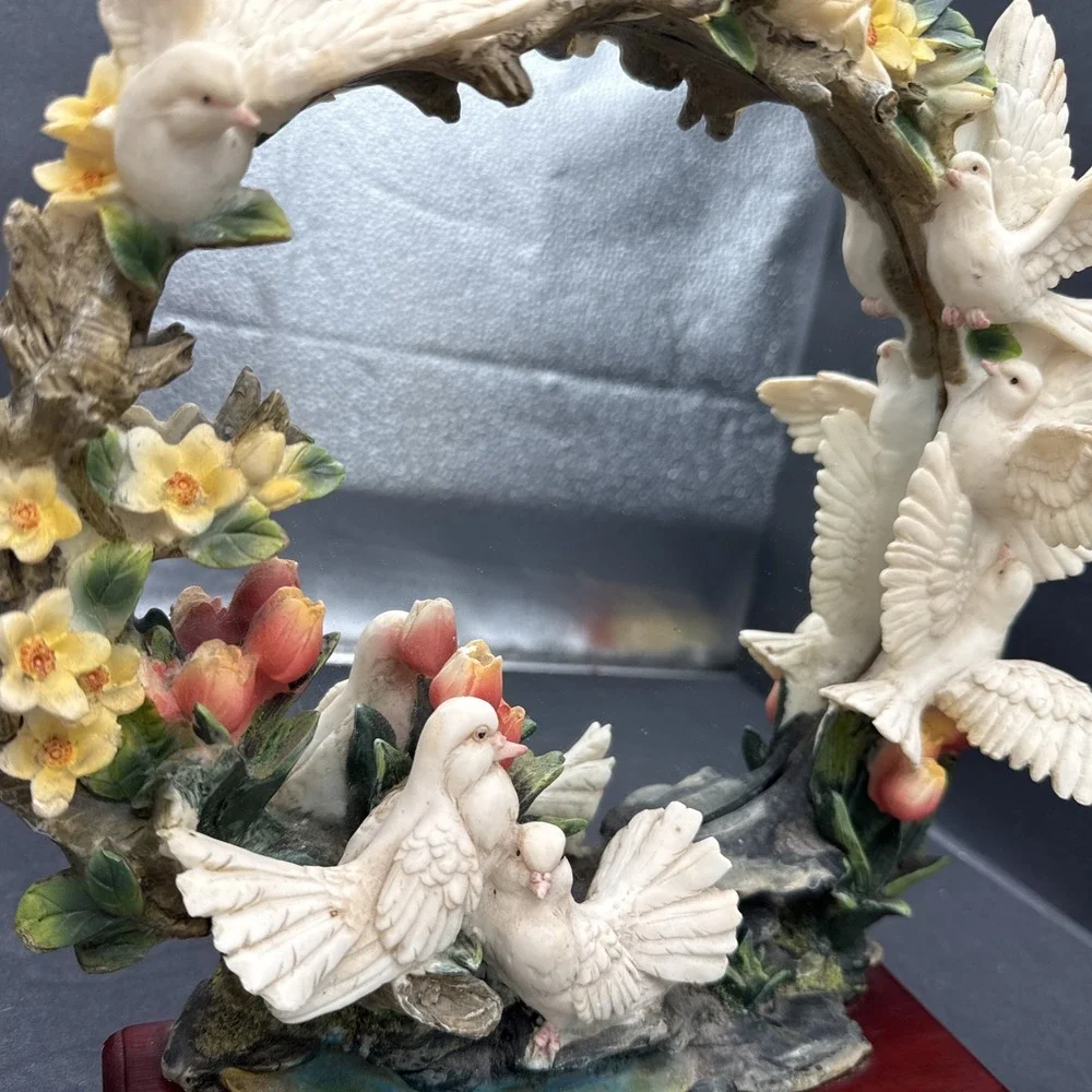 Vintage White‎ Doves & Flowers Porcelain Figurine Mirror Woodland Birds Vanity